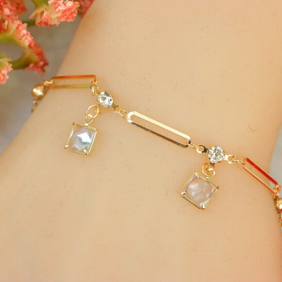 "New Beautiful Design Bracelet for Women/Girls, Gift, B823 - Picture 5 of 9
